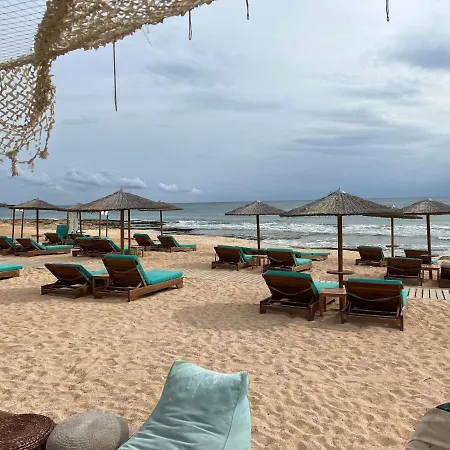 Suncity Boutique Beachfront * アヤナパ