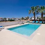 וילה Suncity Boutique Beachfront איה נאפה