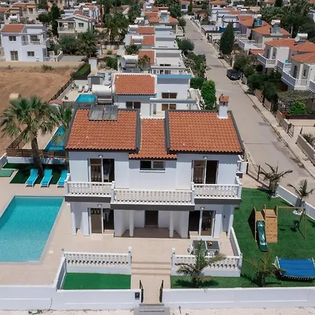 Suncity Boutique Beachfront Ayia Napa