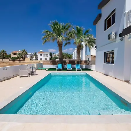 Villa Suncity Boutique Beachfront *