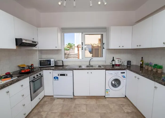 Suncity Boutique Beachfront 아이아 나파