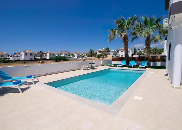 Vila Suncity Boutique Beachfront Ayia Napa