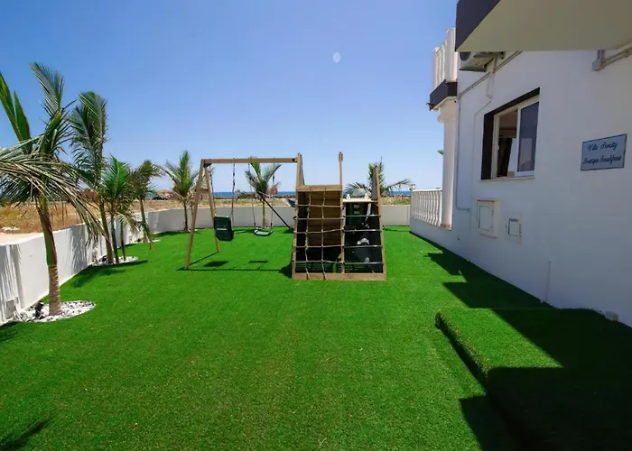 Suncity Boutique Beachfront Vila Ayia Napa